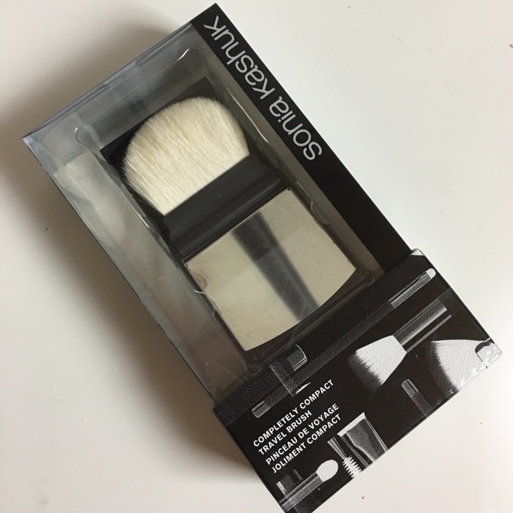 Sonia Kashuk compact travel brush